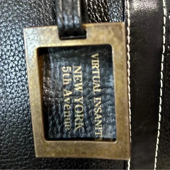 Gently Used CAPACCI Black Leather Shoulder Bag - Picture 10 of 11